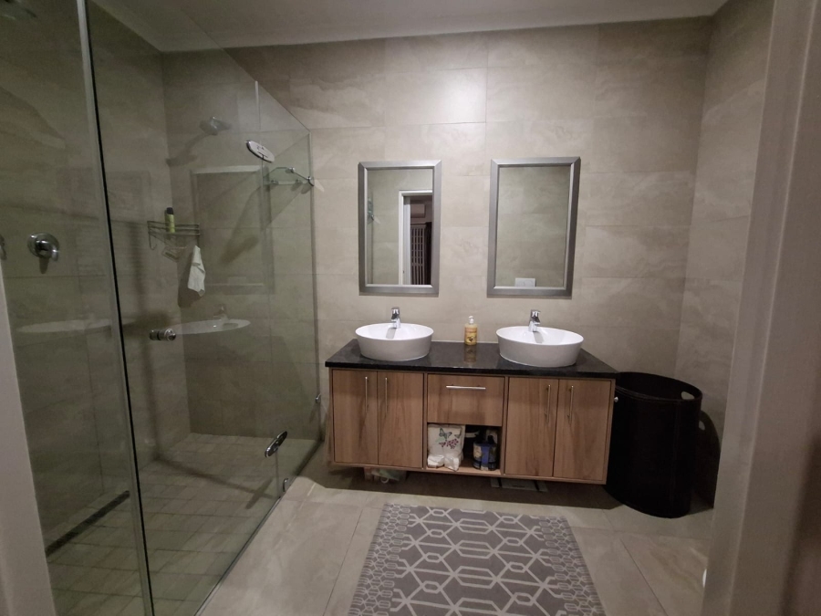 3 Bedroom Property for Sale in Sunningdale Western Cape